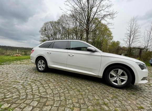 Skoda Superb cena 62000 przebieg: 176000, rok produkcji 2016 z Łódź małe 56